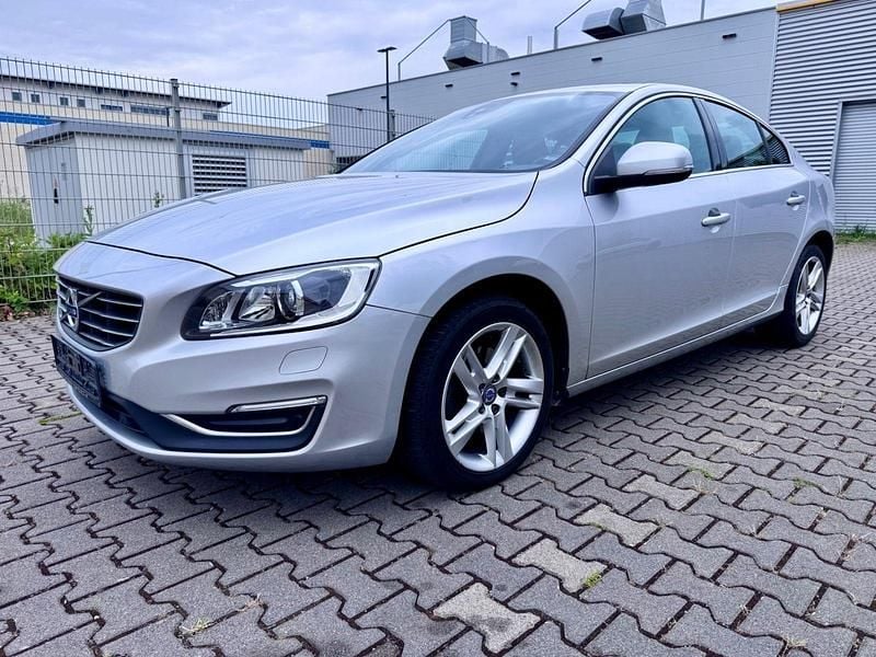 Gebraucht Volvo S60 Summum 152 PS (111 kW) 2015 Silber Limousine