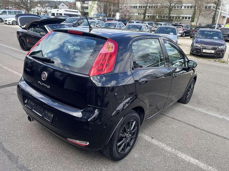 Gebraucht Fiat Punto Lounge 105 PS (77 kW) 2016 Colore esterno Kleinwagen