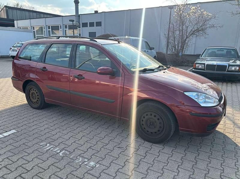 Gebraucht Ford Focus Finesse 101 PS (74 kW) 2002 Rot Kombi
