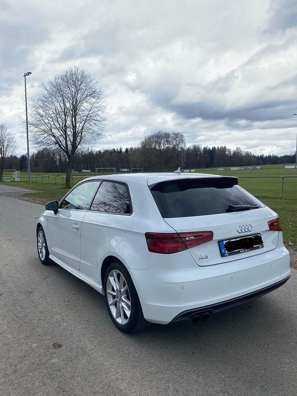 Gebraucht Audi A3 S-Line 140 PS (102 kW) 2014 Weiß Limousine