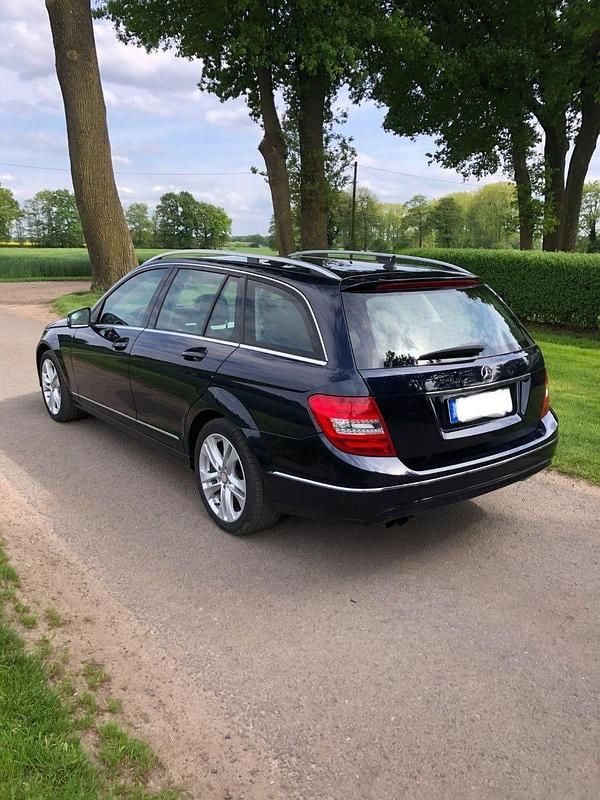 Blau Gebraucht 2012 Mercedes C200 Avantgarde Kombi | 9.200 € (Fairer Preis) - Bild 1/4