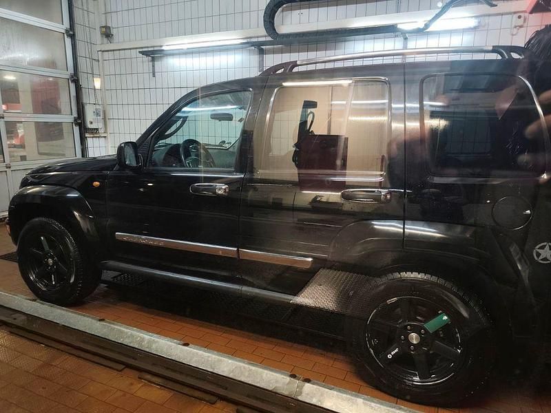 Schwarz Gebraucht 2007 Jeep Cherokee Limited SUV | 5.500 € (Teuer) - Bild 1/4