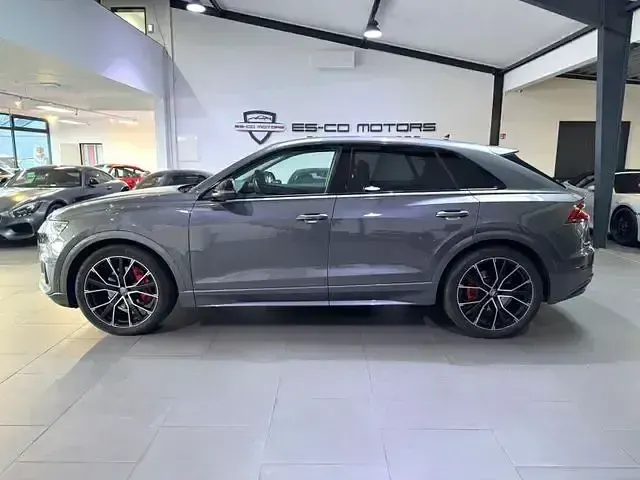 Używany Audi Q8 Performance 286 KM (210 kW) 2019 Szary SUV