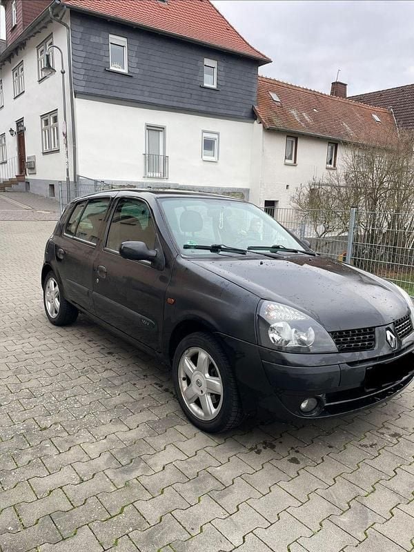 Schwarz Gebraucht 2002 Renault Clio II Dynamique Kleinwagen | 850 € (Guter Preis) - Bild 1/4