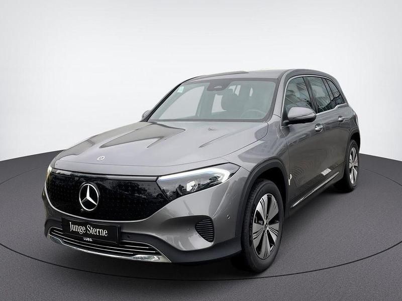 Metalliclack mountaingrau Gebraucht 2024 Mercedes EQB300 Progressive SUV | 36.750 € (Fairer Preis) - Bild 1/4