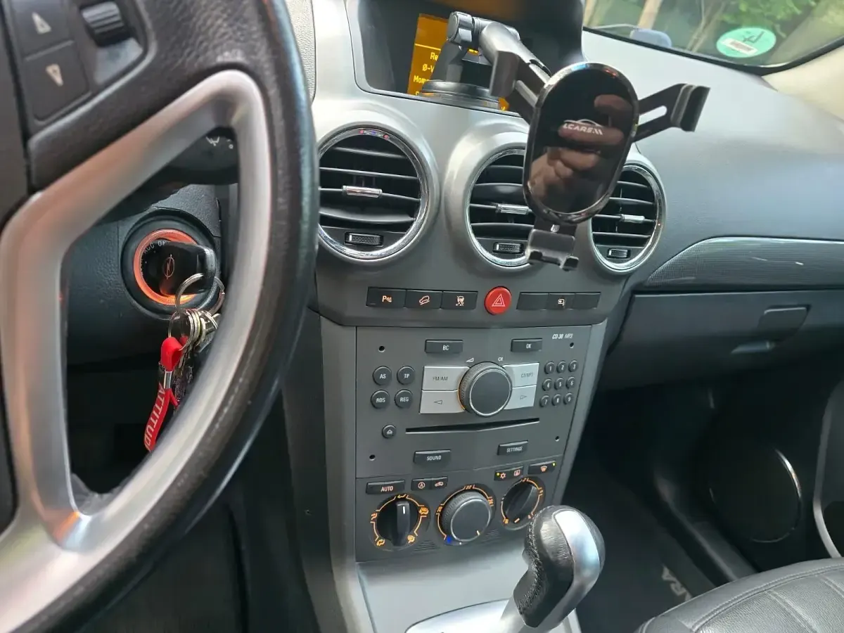 Używany Opel Antara 150 KM (110 kW) 2010 Czarny SUV