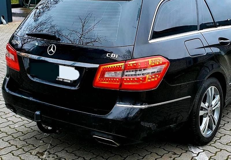 Usata Mercedes E250 204 CV (150 kW) 2012 Nero Station wagon