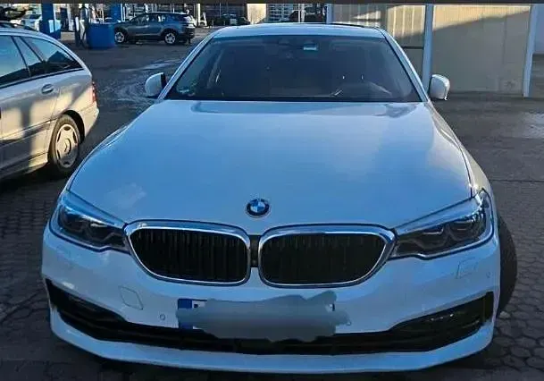 Gebraucht BMW 530 Sport Line 252 PS (185 kW) 2016 Weiß Limousine