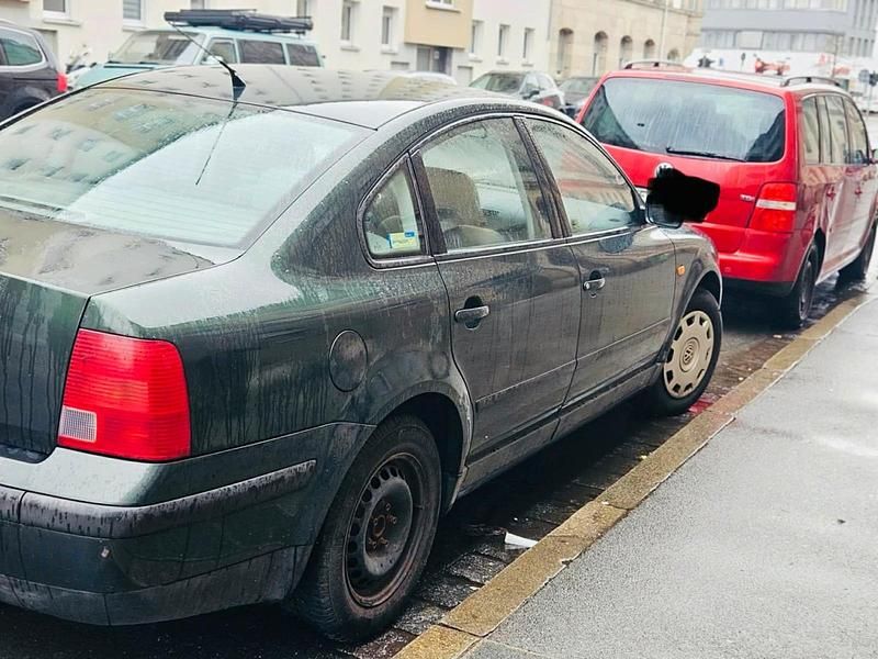 Gebraucht VW Passat 100 PS (73 kW) 1997 Grün Limousine