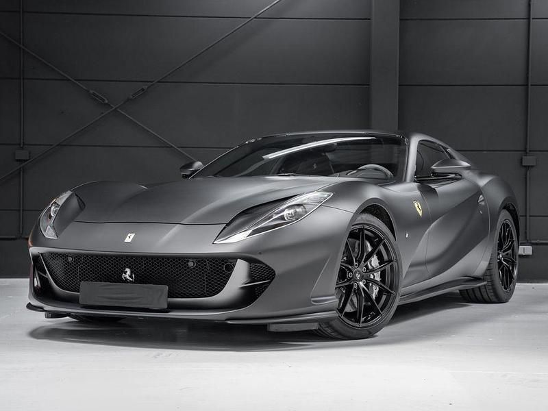 Grau Gebraucht 2021 Ferrari 812 Cabrio | 499.000 € - Bild 1/4