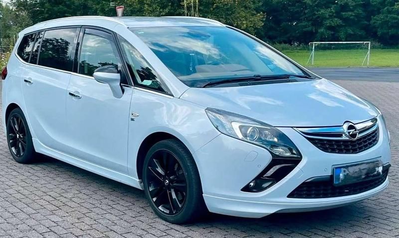 Grau Gebraucht 2013 Opel Zafira Tourer Sport Van / Kleinbus | 8.200 € (Guter Preis) - Bild 1/4