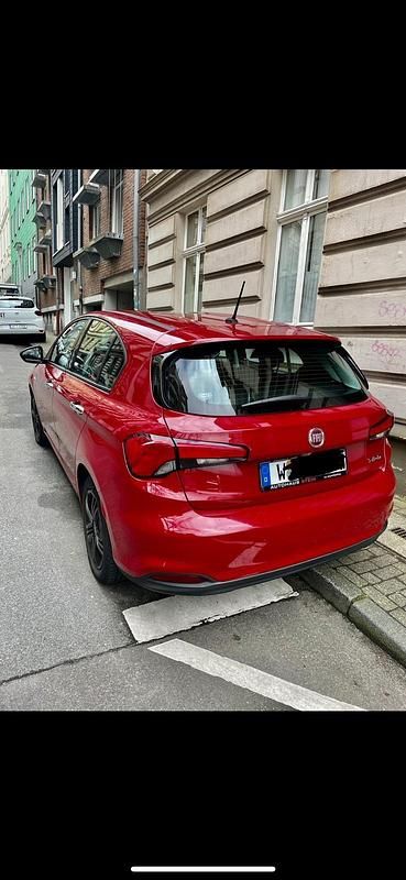 Rot Gebraucht 2016 Fiat Tipo Limousine | 7.800 € (Fairer Preis) - Bild 1/4