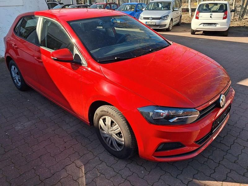 Gebraucht VW Polo Trendline 65 PS (47 kW) 2019 Rot Kleinwagen