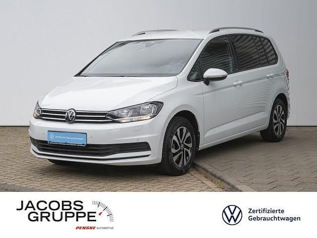 Pure white Gebraucht 2023 VW Touran Active Van / Kleinbus | 30.470 € (Fairer Preis) - Bild 1/3