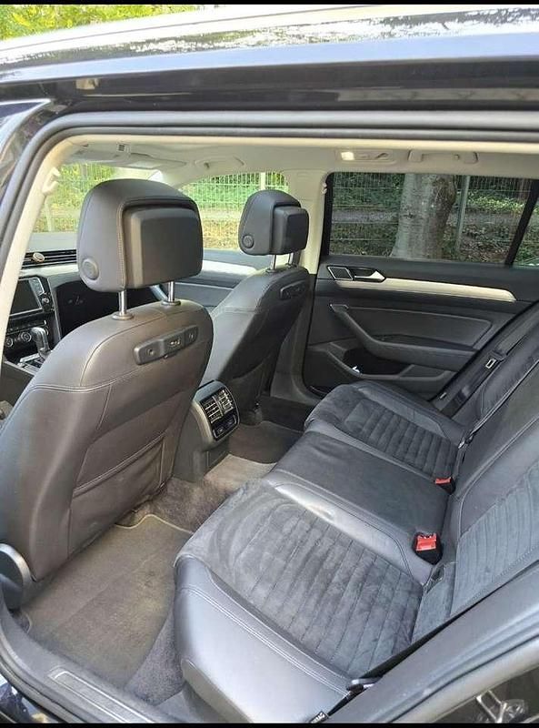 Gebraucht VW Passat Highline 239 PS (175 kW) 2015 Schwarz Kombi