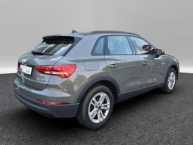 Gebraucht Audi Q3 150 PS (110 kW) 2022 Grau SUV