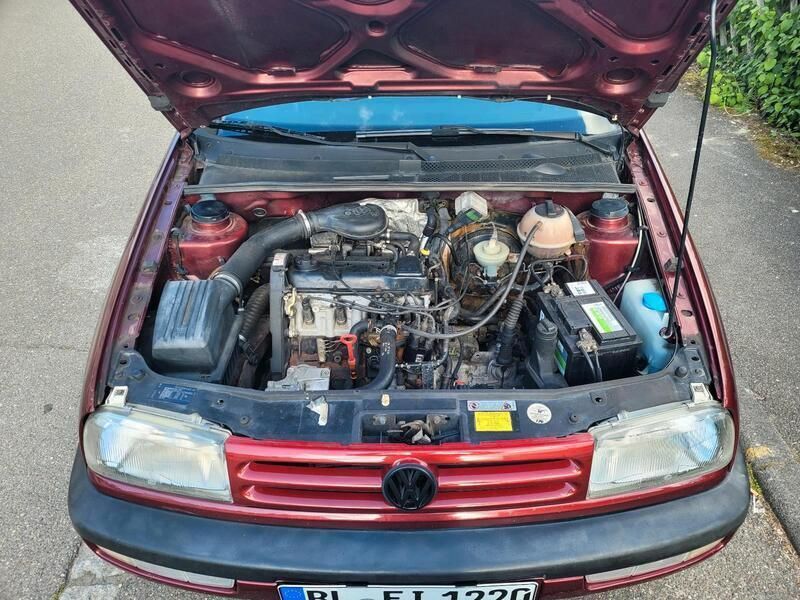 Rot Gebraucht 1993 VW Vento Limousine | 1.800 € - Bild 1/4
