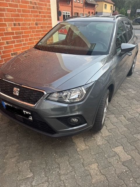 Grau Gebraucht 2018 Seat Arona XCELLENCE SUV | 12.990 € (Superpreis) - Bild 1/4