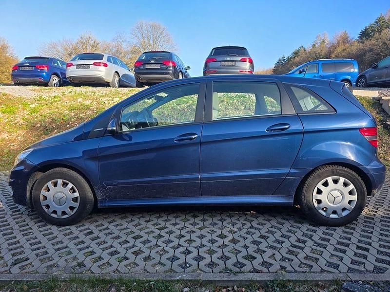Gebraucht Mercedes B170 116 PS (85 kW) 2009 Blau Van / Kleinbus