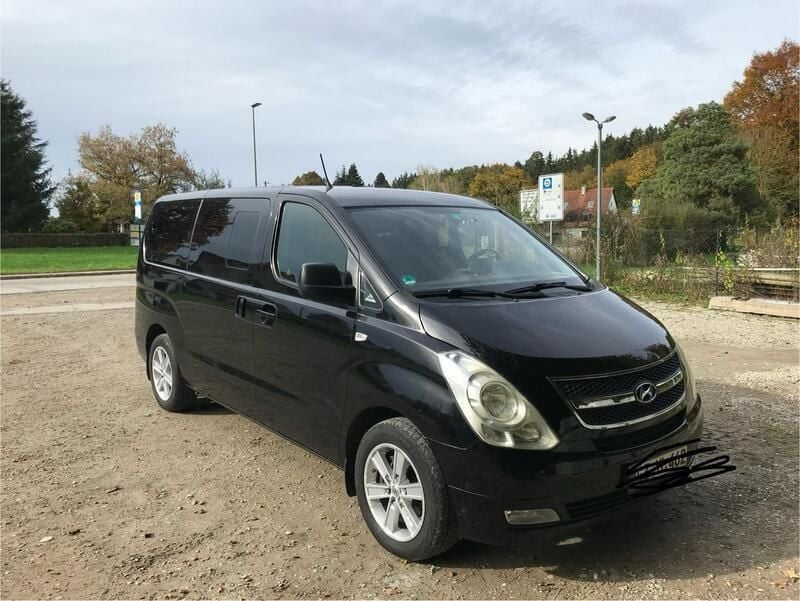 Schwarz Gebraucht 2011 Hyundai H-1 Van / Kleinbus | 5.000 € (Fairer Preis) - Bild 1/4
