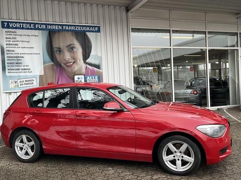 Gebraucht BMW 114 102 PS (75 kW) 2012 Rot Kleinwagen