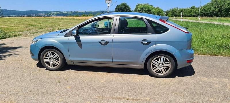 Blau Gebraucht 2009 Ford Focus Style Limousine | 2.790 € (Fairer Preis) - Bild 1/4