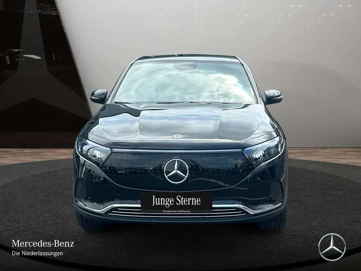 Gebraucht Mercedes EQA250 Advanced 139 kW (190 PS) 2025 Kosmosschwarz SUV