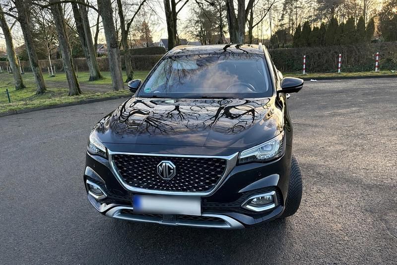 Gebraucht MG HS Luxury 162 PS (119 kW) 2023 Schwarz SUV