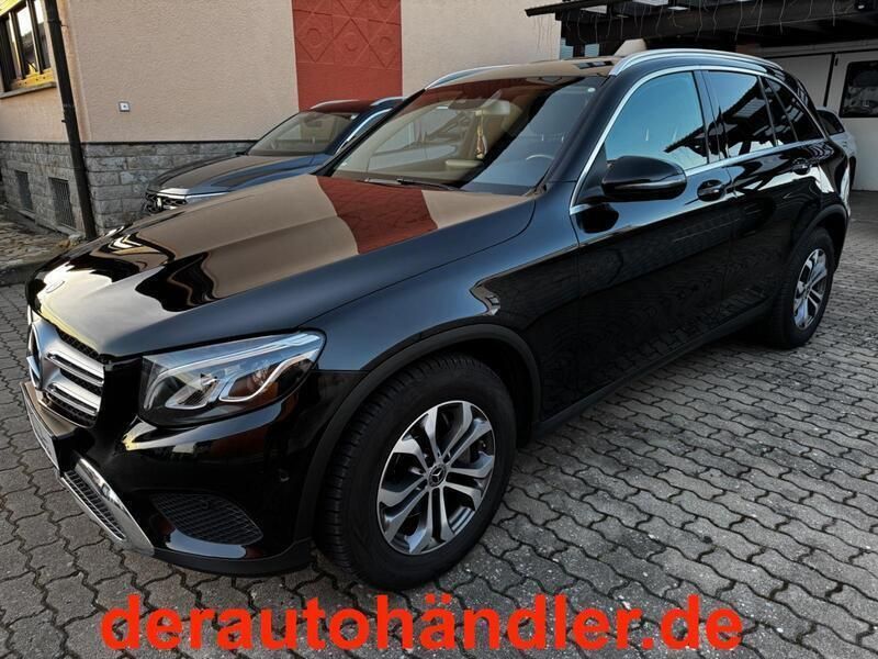 Schwarz Gebraucht 2018 Mercedes GLC220 SUV | 26.480 € (Superpreis) - Bild 1/4