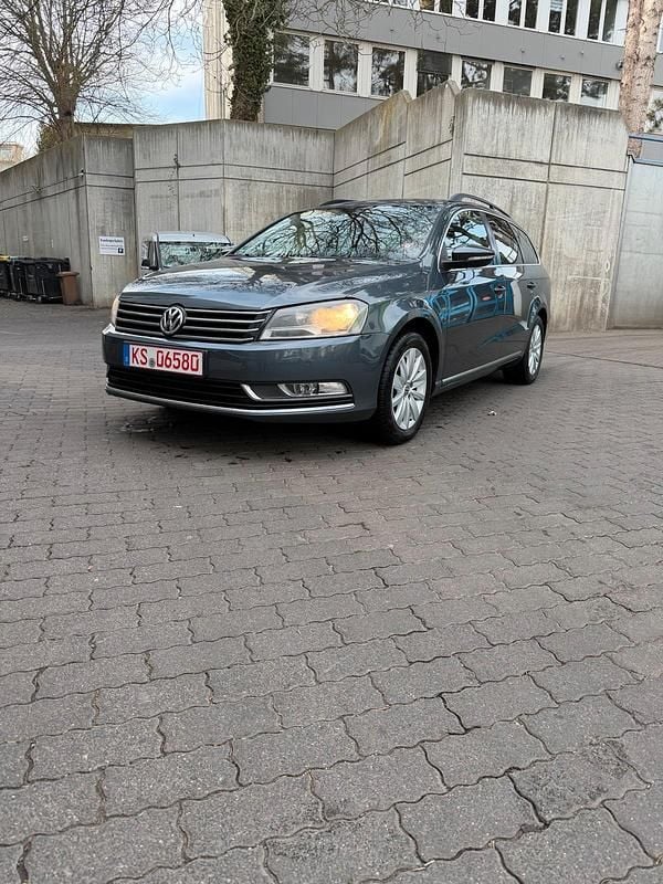 Gebraucht VW Passat Comfortline 122 PS (89 kW) 2012 Grau Kombi