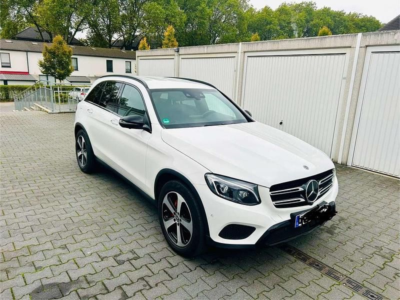 Weiß Gebraucht 2017 Mercedes GLC250 Exclusive Coupé | 29.500 € (Fairer Preis) - Bild 1/4