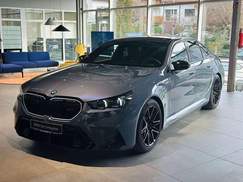 Neu BMW M5 Performance 727 PS (534 kW) 2025 Saphirschwarz metallic Limousine