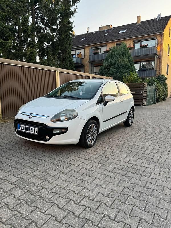 Weiß Gebraucht 2011 Fiat Punto Evo Kleinwagen | 3.290 € - Bild 1/4