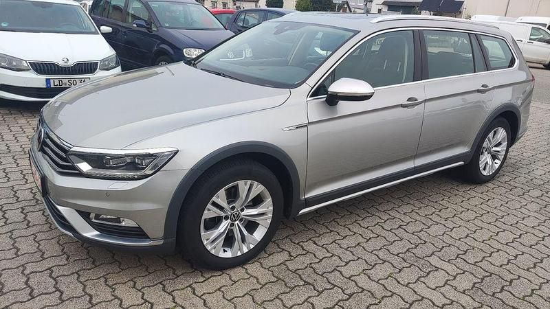 Silber Gebraucht 2016 VW Passat Alltrack Kombi | 17.500 € (Superpreis) - Bild 1/4