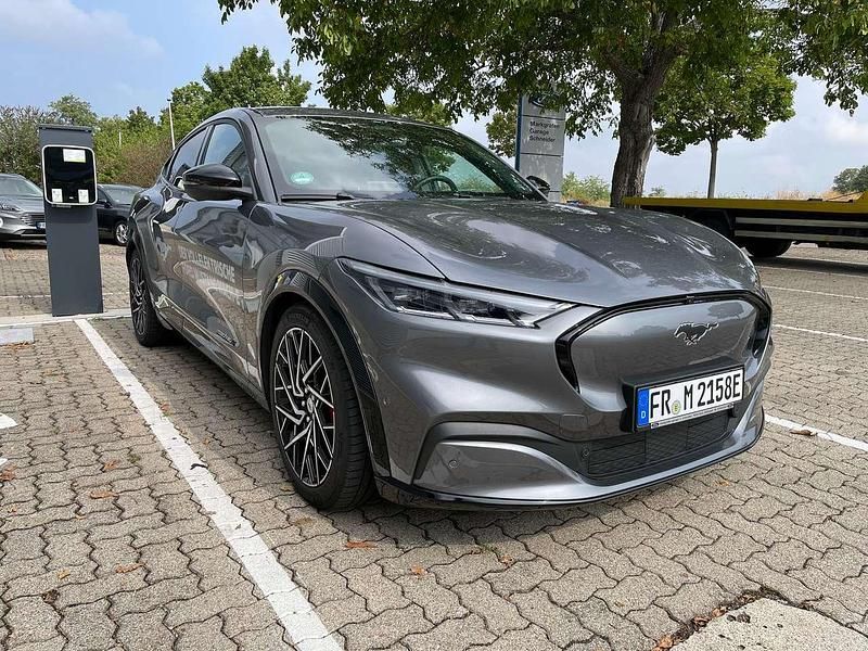 Gebraucht Ford Mustang Mach-E 258 kW (351 PS) 2021 Carbonized grau SUV