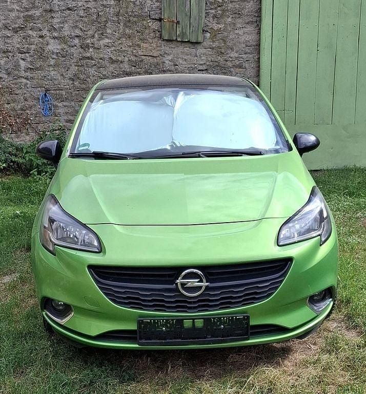 Grün Gebraucht 2016 Opel Corsa Edition Kleinwagen | 3.790 € (Superpreis) - Bild 1/4