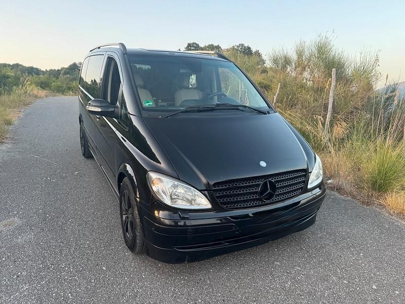 Schwarz Gebraucht 2009 Mercedes Viano Van / Kleinbus | 9.500 € (Guter Preis) - Bild 1/4