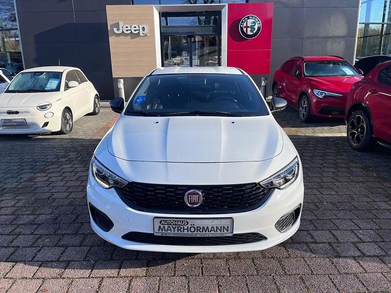 Weiß Gebraucht 2020 Fiat Tipo Street Limousine | 11.990 € (Fairer Preis) - Bild 1/4