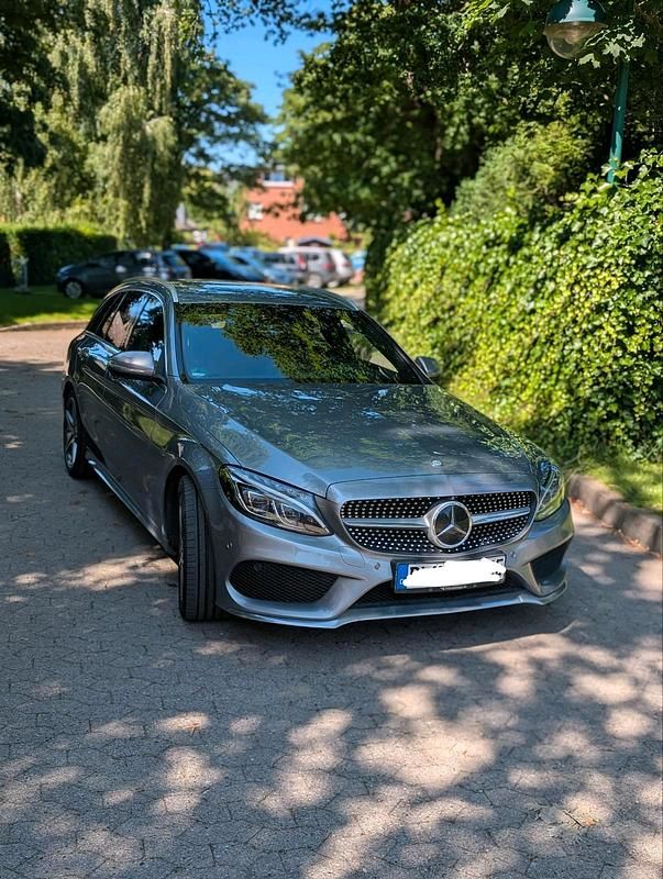 Grau Gebraucht 2015 Mercedes C220 AMG Kombi | 16.300 € (Teuer) - Bild 1/4