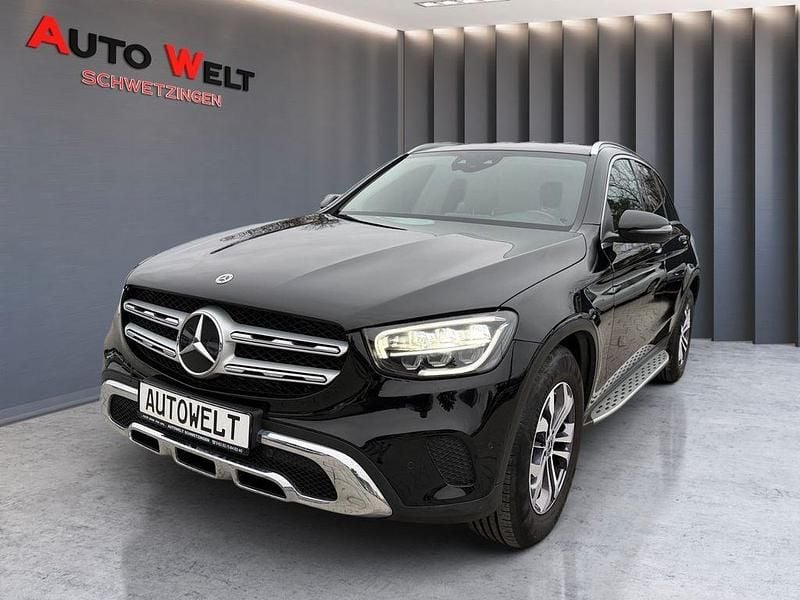 Gebraucht Mercedes GLC200 163 PS (119 kW) 2021 Schwarz SUV