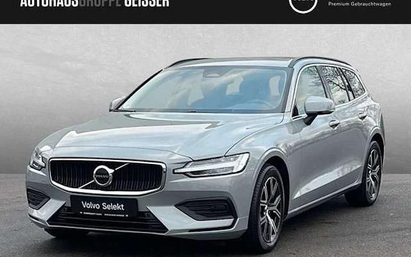 Gebraucht Volvo V60 Core 197 PS (144 kW) 2024 Grau Kombi