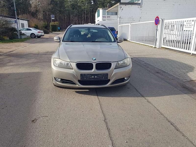 Gebraucht BMW 318 143 PS (105 kW) 2010 Platinbronze metallic Kombi