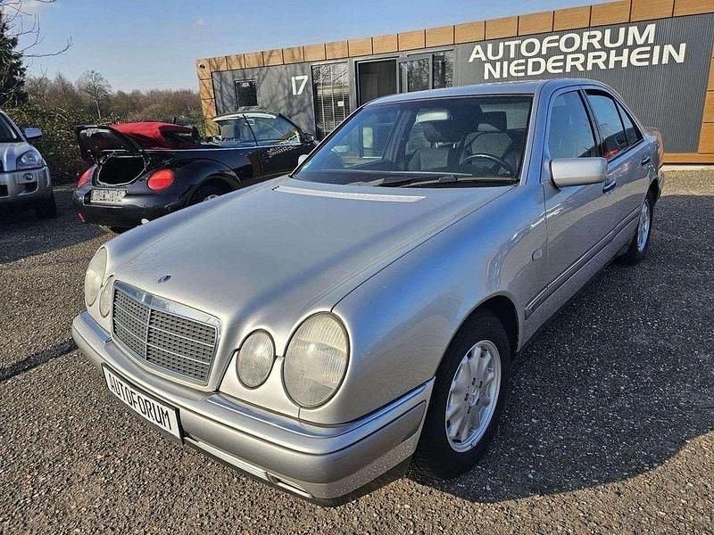 Gebraucht Mercedes E240 Elegance 170 PS (125 kW) 1998 Silber Limousine