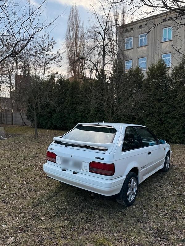 Gebraucht Mazda 323 143 PS (105 kW) 1988 Weiß Kleinwagen