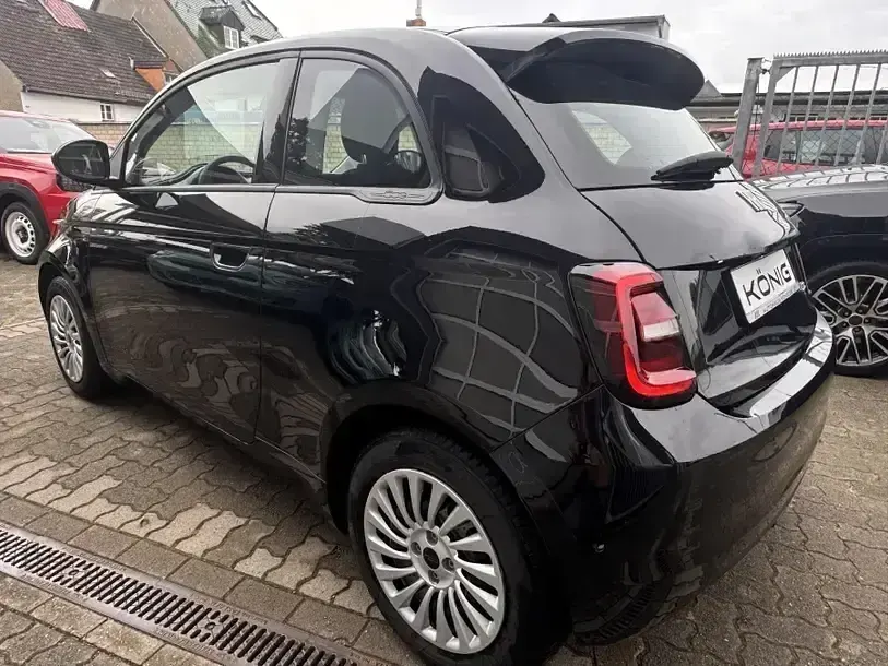 Gebraucht Fiat 500e 86 kW (118 PS) 2023 Schwarz Limousine
