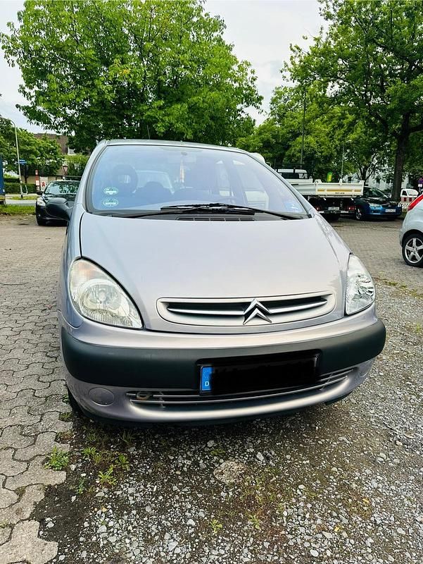 Grau Gebraucht 2001 Citroën Xsara Picasso Van / Kleinbus | 499 € (Guter Preis) - Bild 1/4