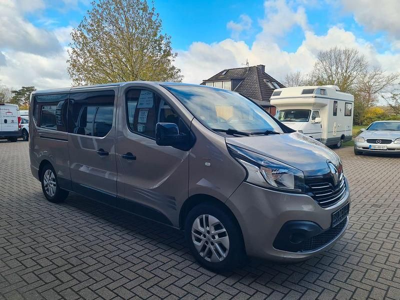 Second-hand Renault Trafic 145 CP (106 kW) 2018 Maro Monovolum
