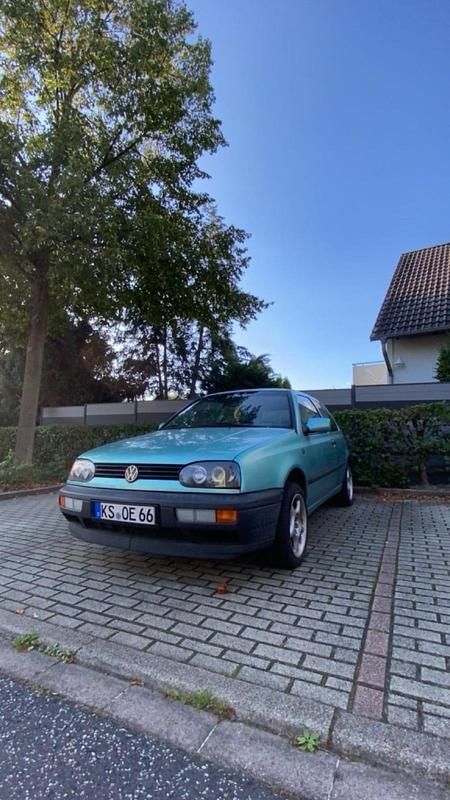Gebraucht VW Golf III 75 PS (55 kW) 1993 Grün Kleinwagen