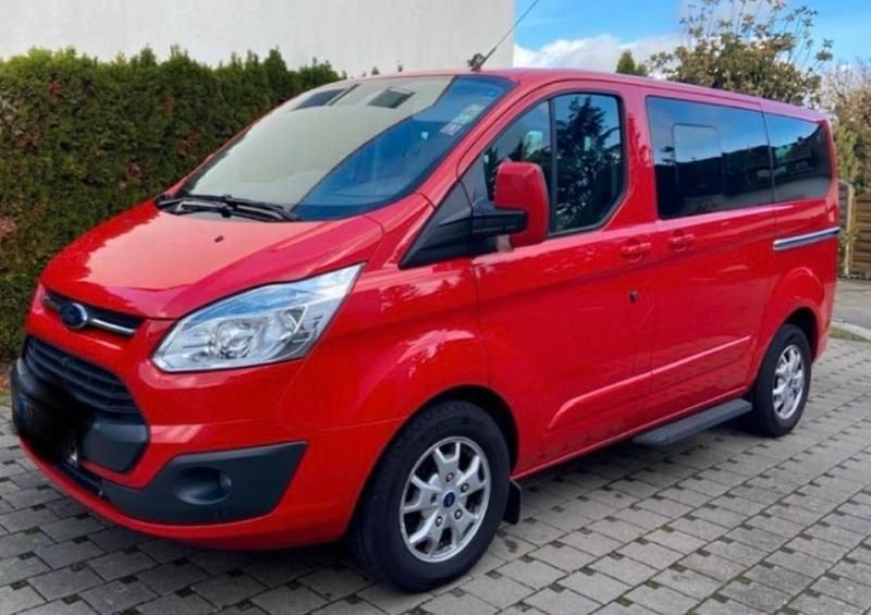 Gebraucht Ford Tourneo 125 PS (91 kW) 2015 Rot Van / Kleinbus