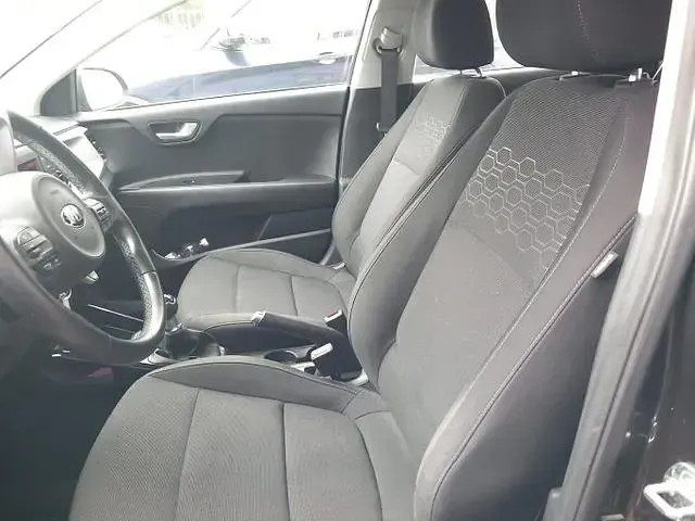 Gebraucht Kia Rio Edition 7 84 PS (61 kW) 2019 Platinim graphite metallic platinim graphite metallic Limousine